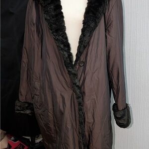 Elegant Black Fur-Trimmed Women's Robe